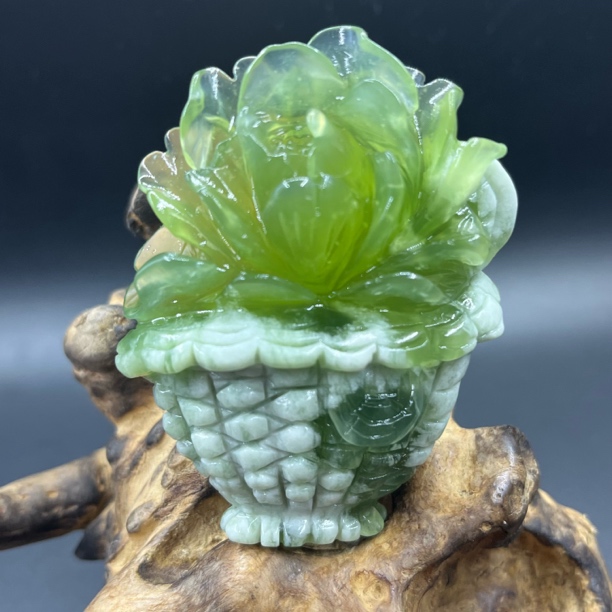 纯天然岫玉牡丹花篮吊坠