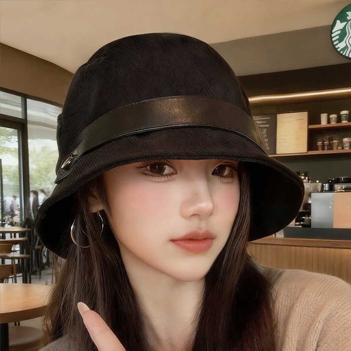 日系复古灯芯绒渔夫帽秋冬季百搭显脸小皮扣盆帽休闲保暖帽子女款