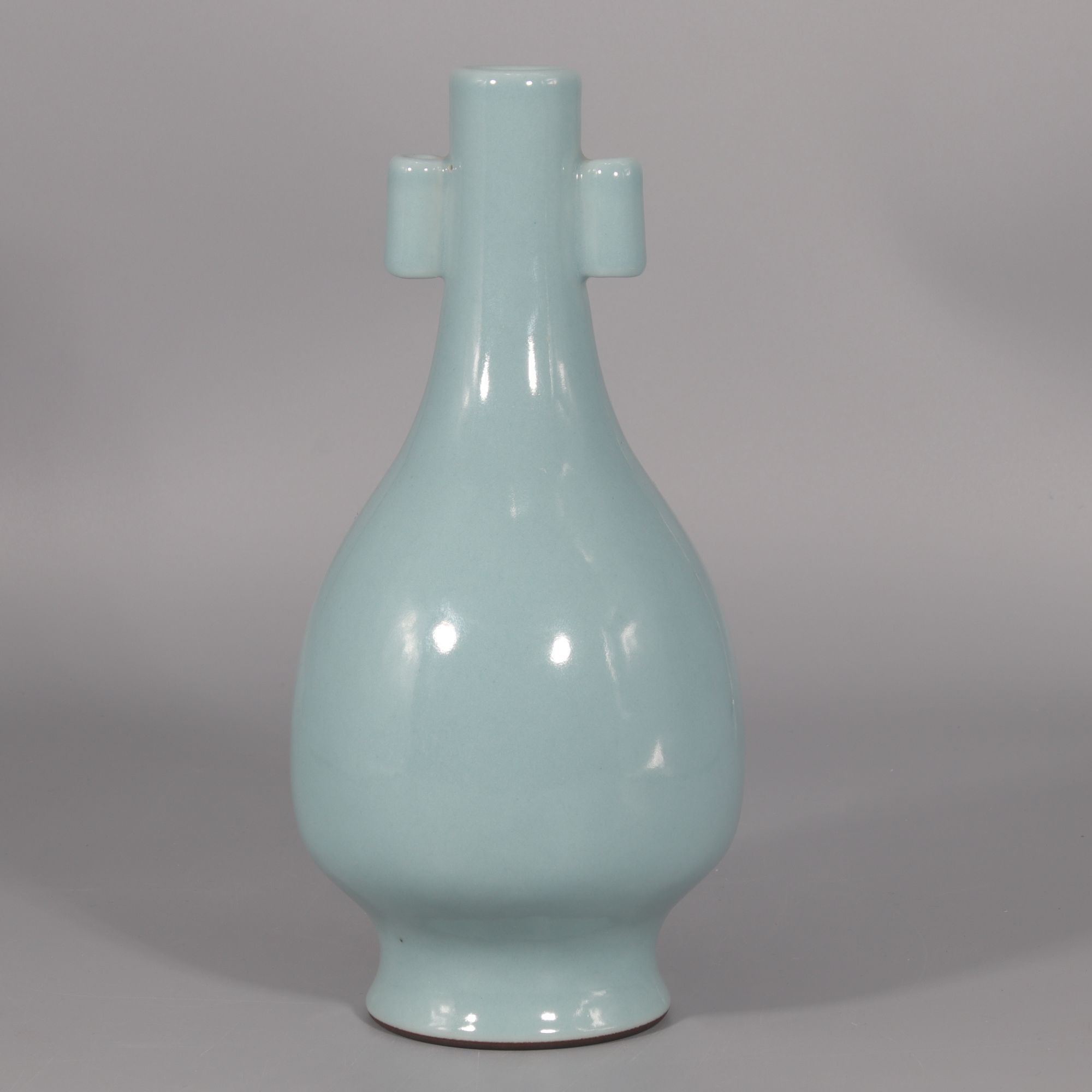 天蓝釉双耳瓶    H501-013