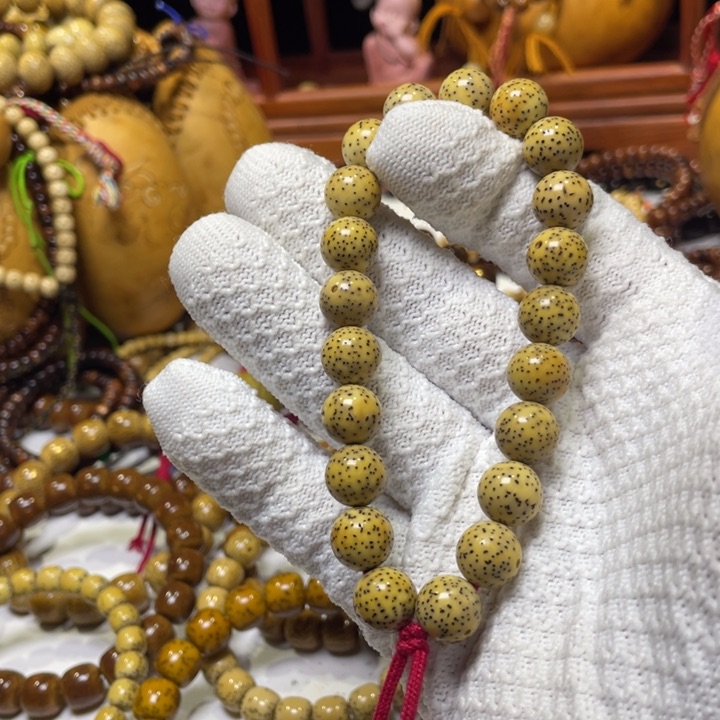 手串星月菩提11圆珠鸡油黄
