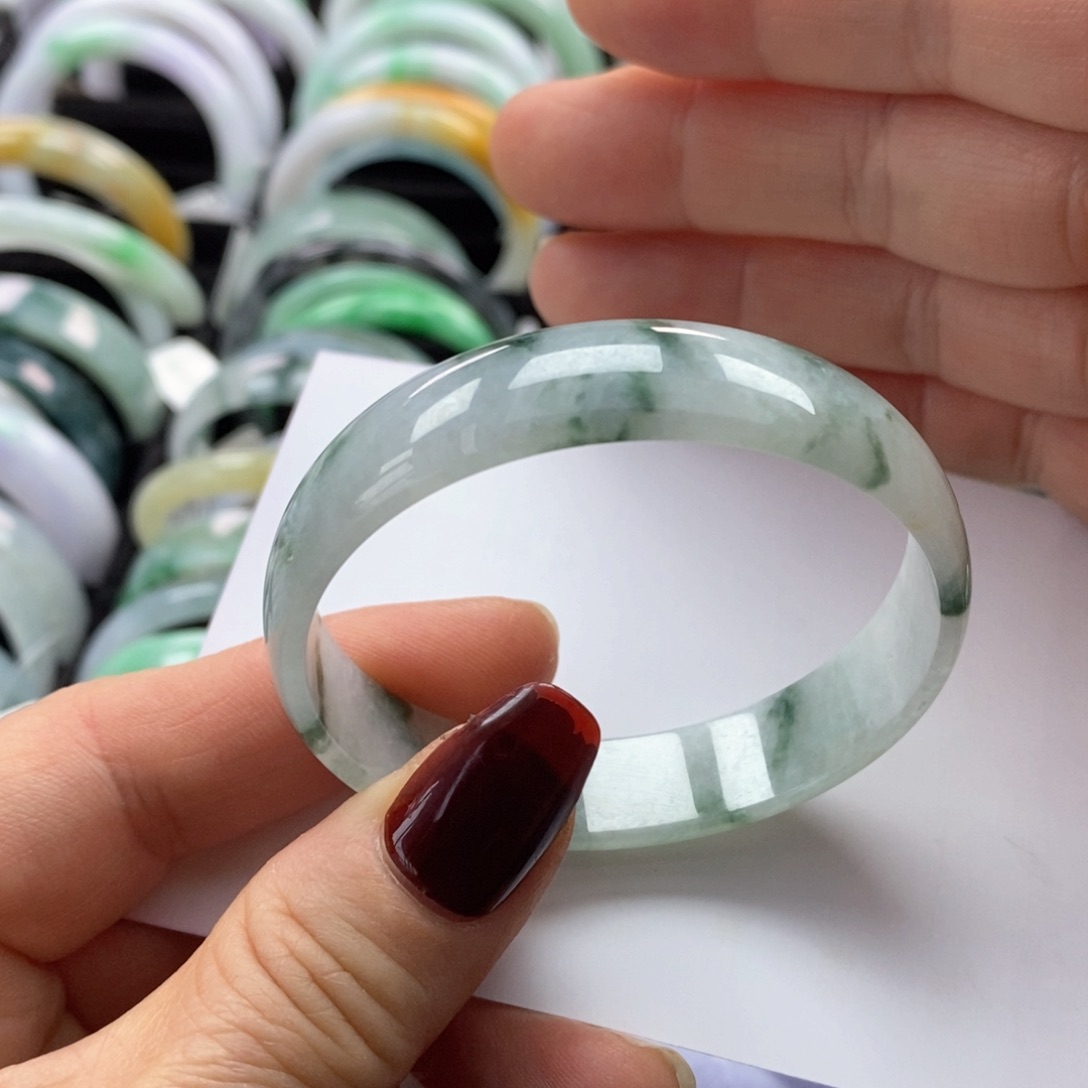 翡翠手镯未镶嵌公主