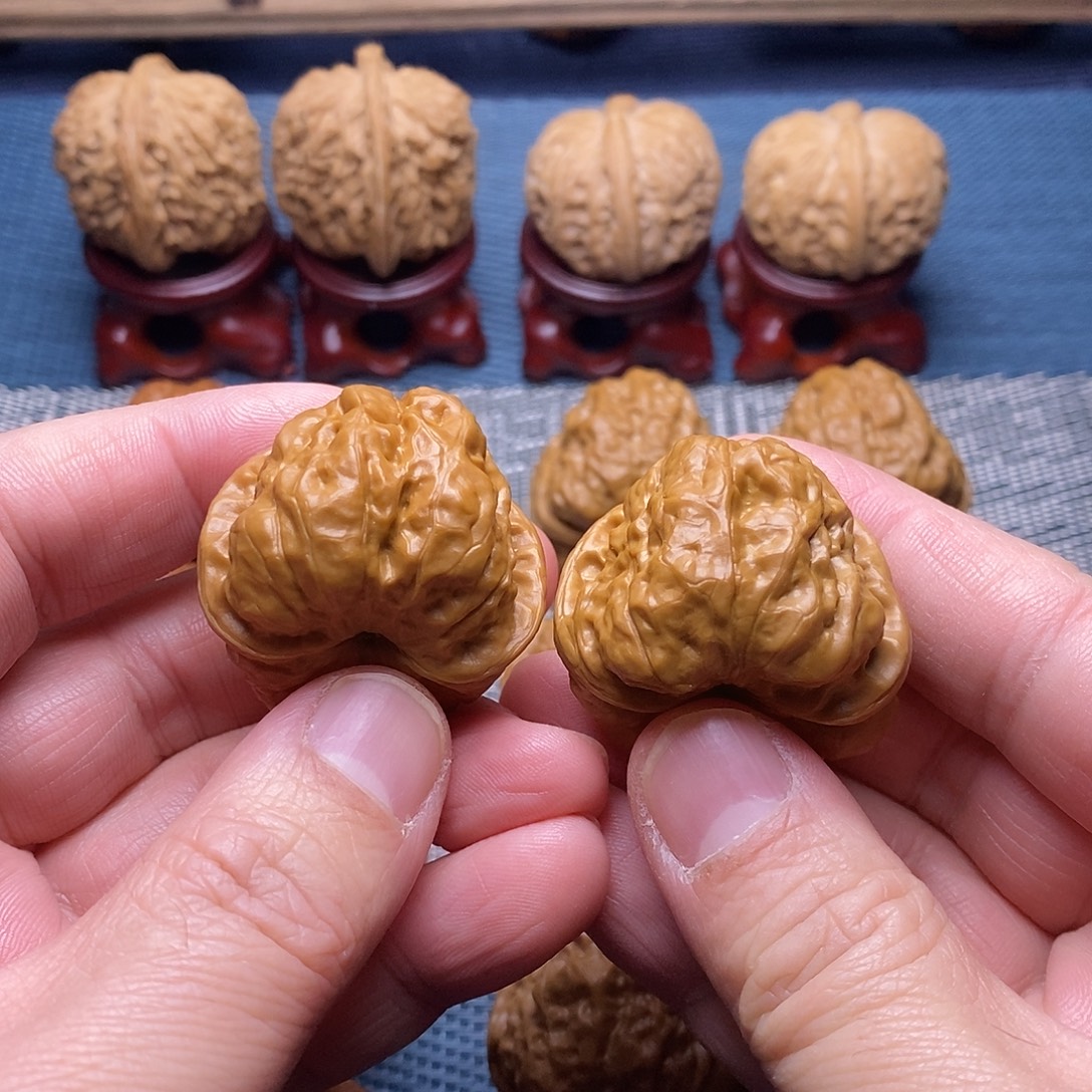 文玩核桃把件全场蛤蟆头一口价 三角蹬腿 弓背掐腰 水晶皮 精品