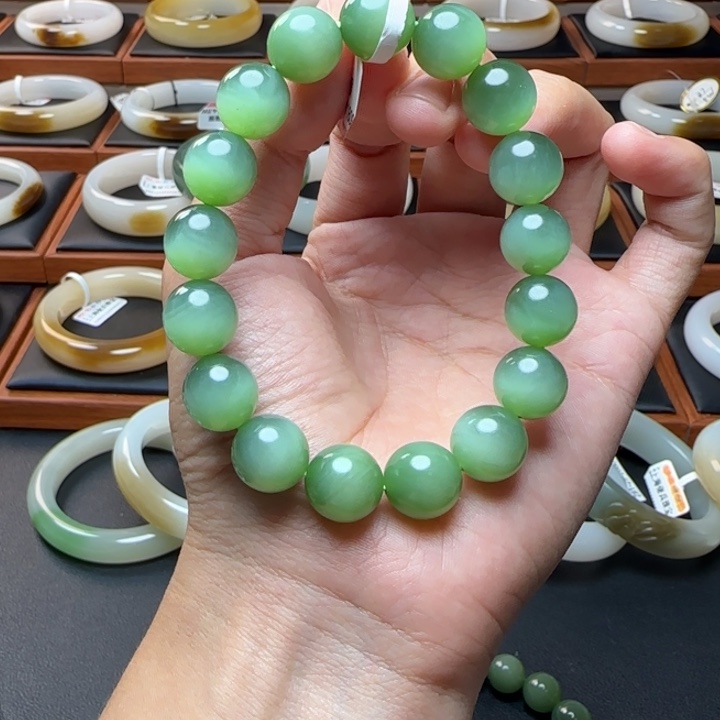 未镶嵌手串和田玉冰辣绿一线天
