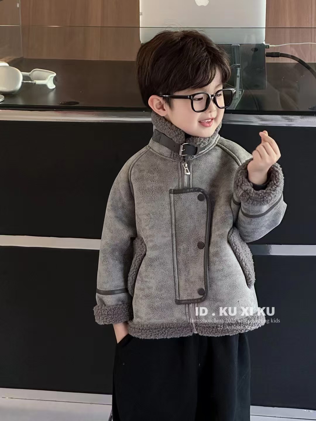 （15-27）艳凤童装推荐 实体高货儿童外套