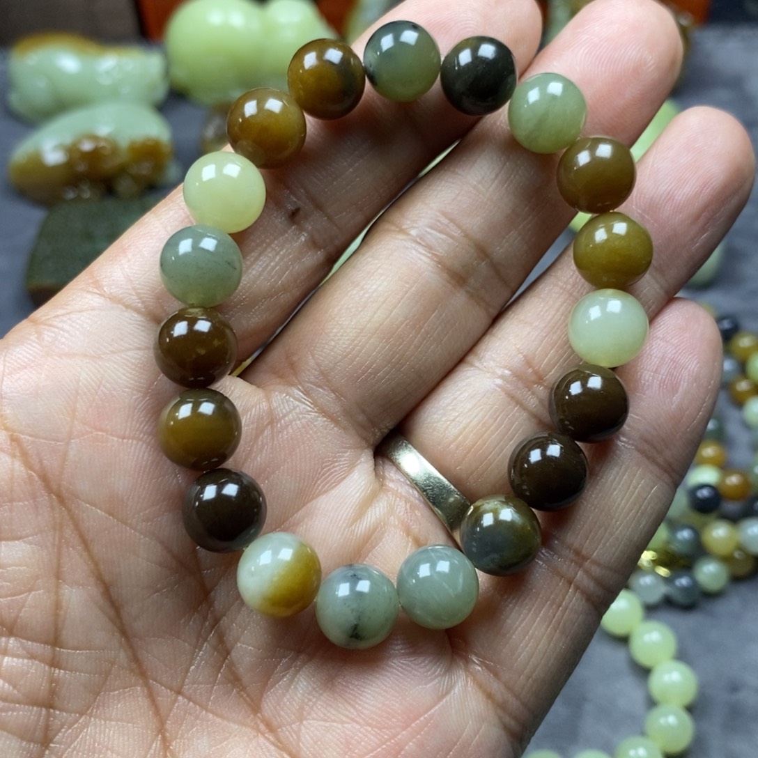 狼***畏和田玉未镶嵌手串