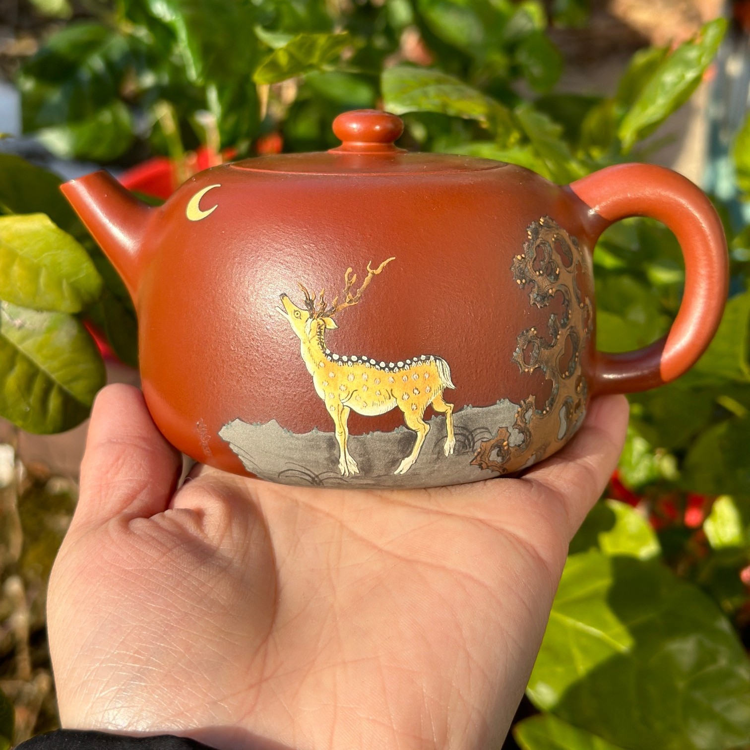 贡珠240毫升原矿朱泥泥绘鹿宜兴紫砂壶