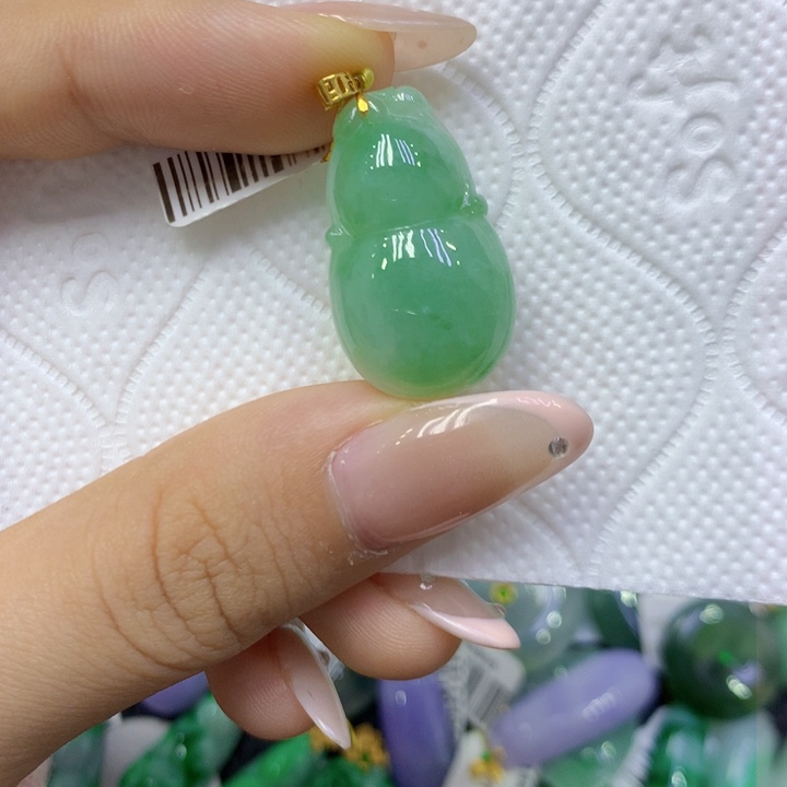 颈饰18K金镶嵌翡翠