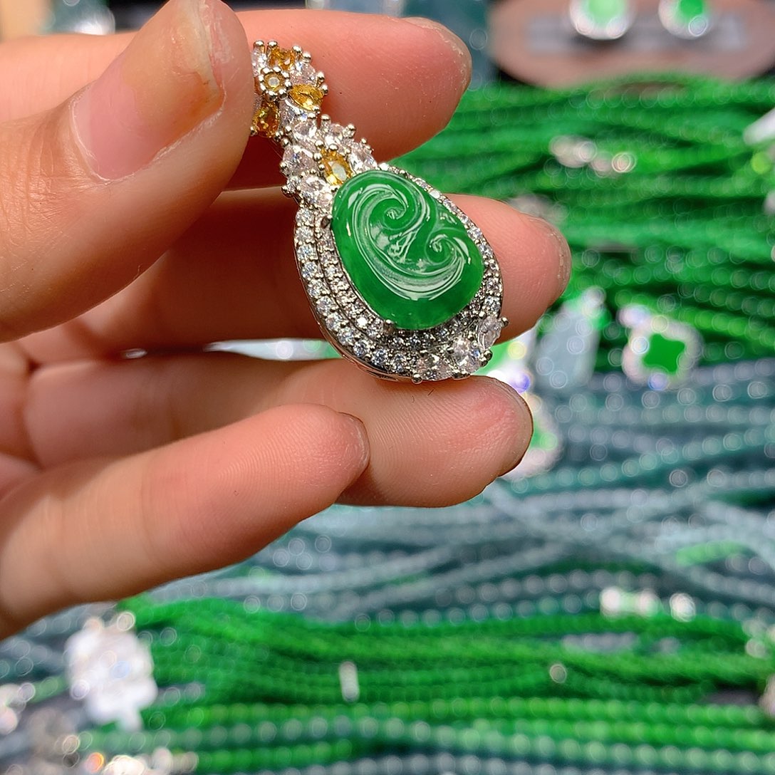 翡翠戒指未镶嵌天然翡翠