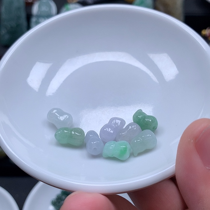 翡翠未镶嵌颈饰翡翠首饰