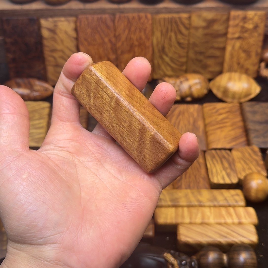 楠木金丝楠木无事牌