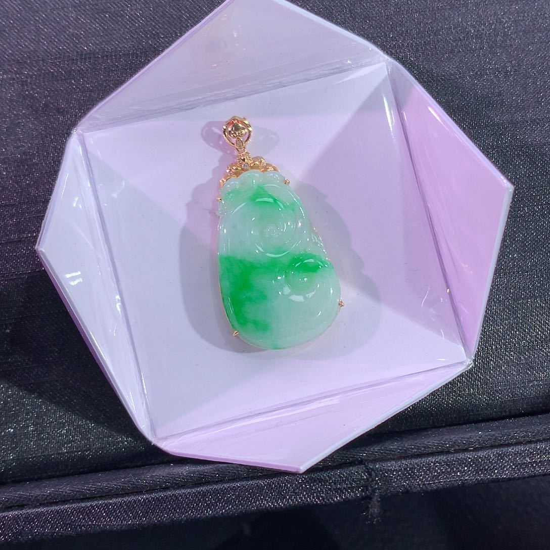 翡翠吊坠(赠链)18K金镶嵌