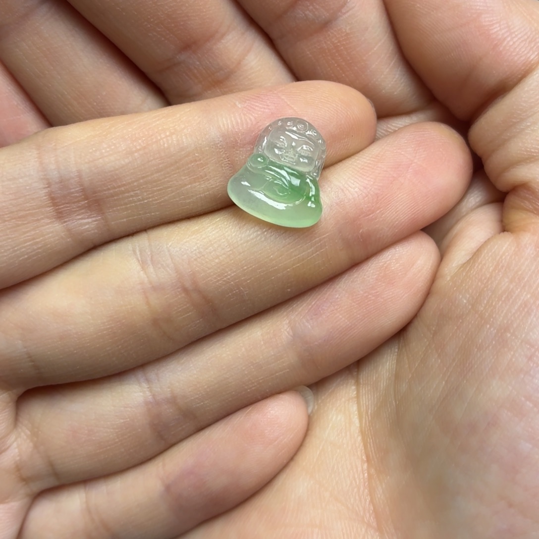 翡翠未镶嵌颈饰宝宝佛