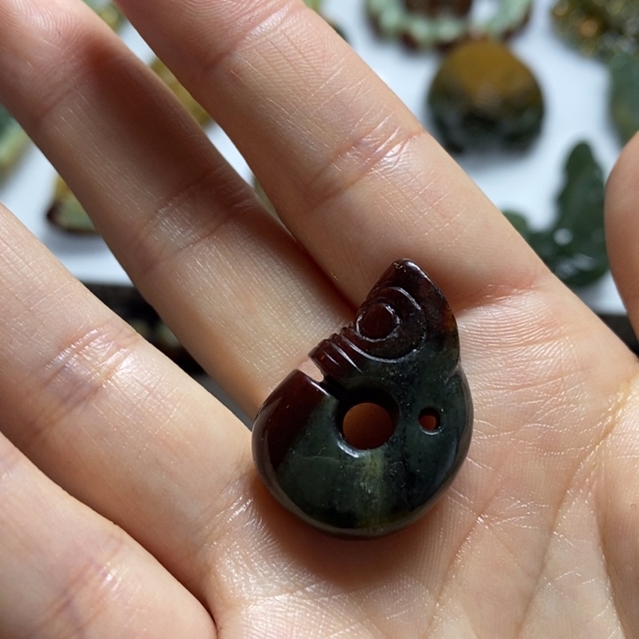 岫岩河磨玉（透闪石质玉）挂坠未镶嵌