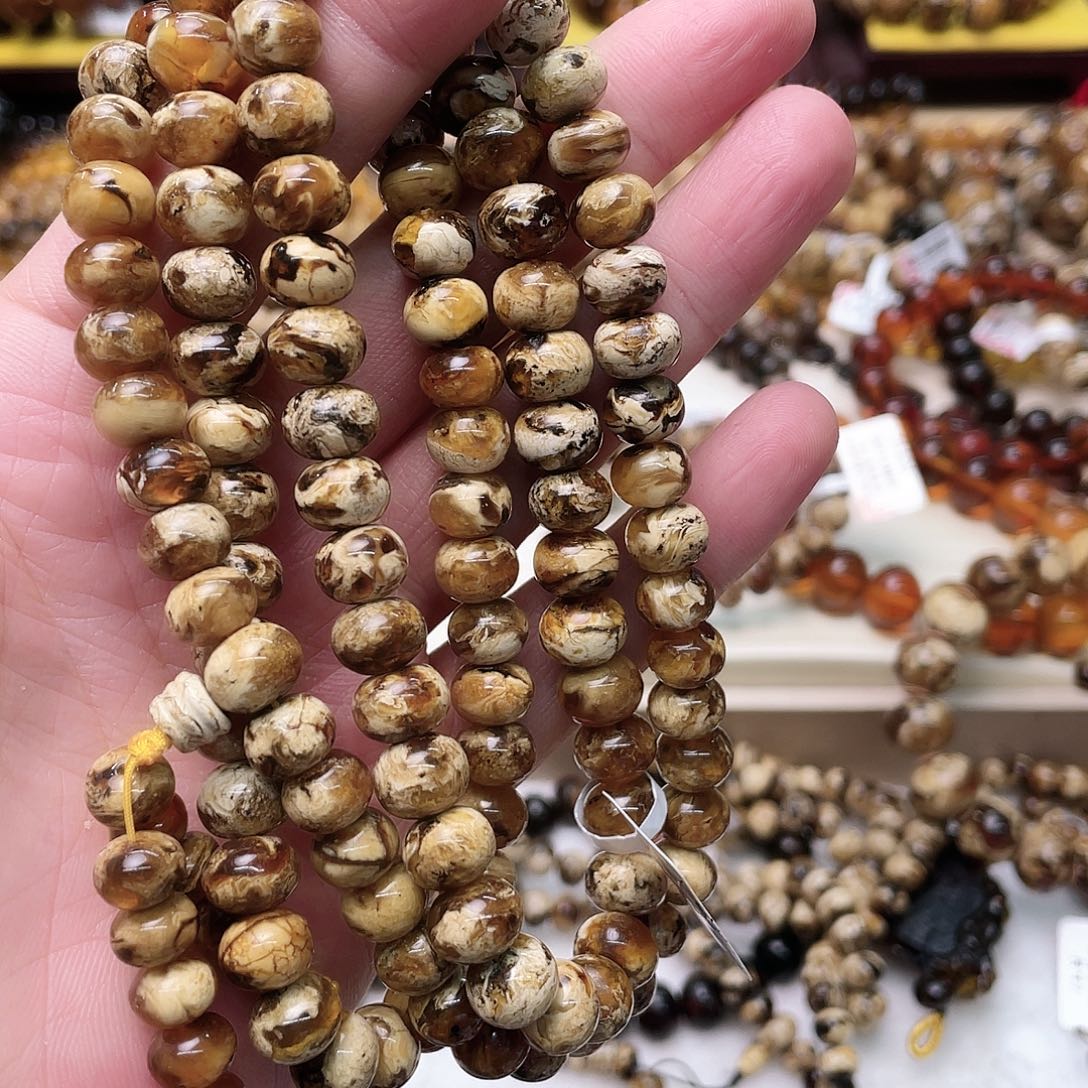 未镶嵌琥珀裸石一***@九70217