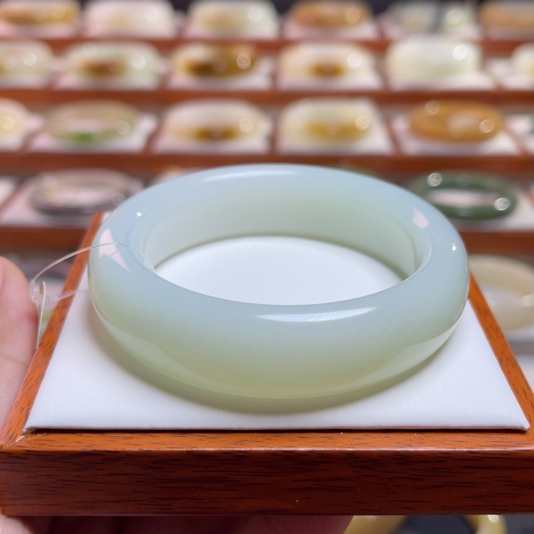 【闪购商品】和田玉手镯未镶嵌