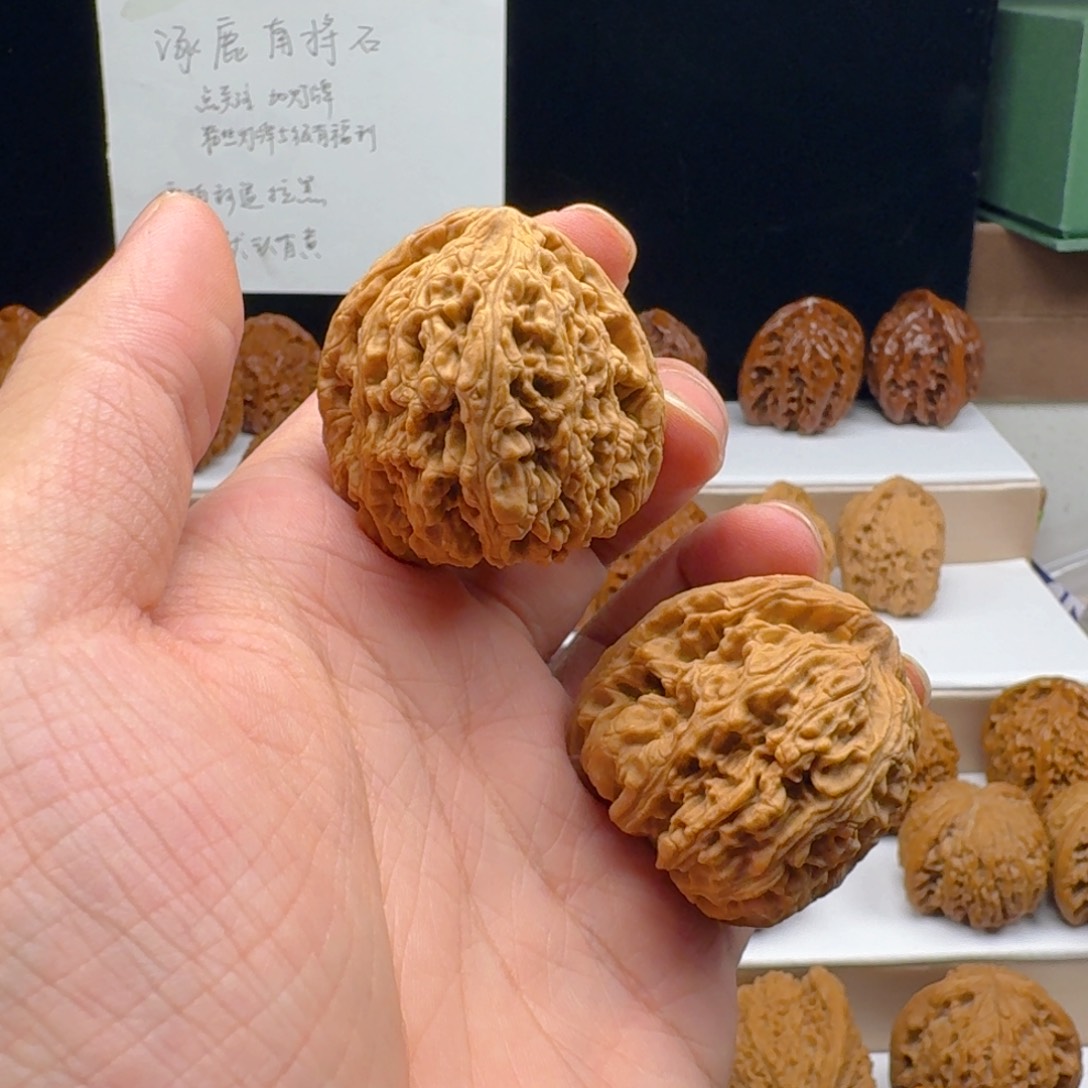 文玩核桃吊坠南疆