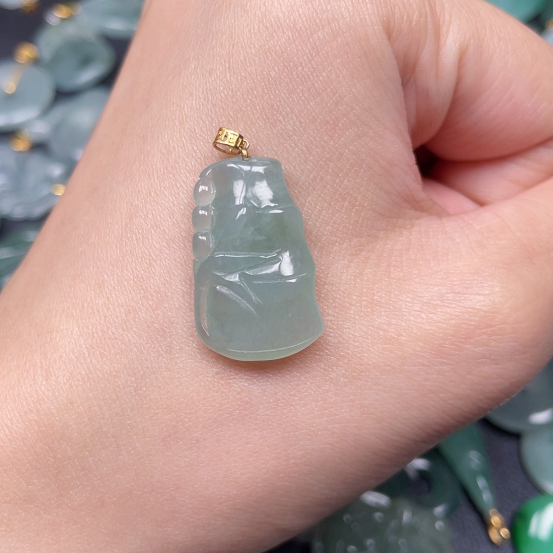 翡翠颈饰18K金镶嵌翡翠