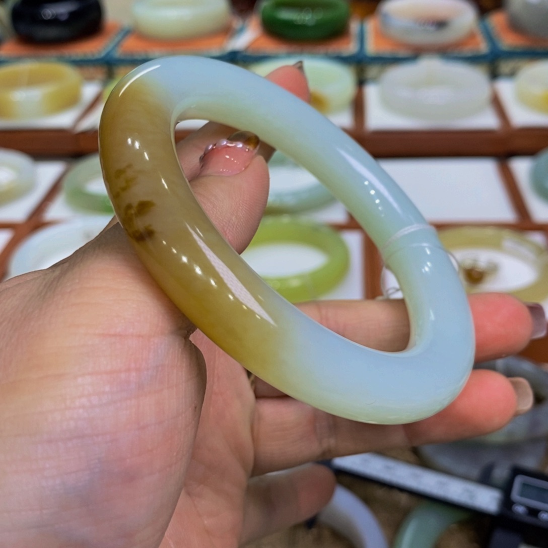 和田玉手镯未镶嵌且末糖翠59