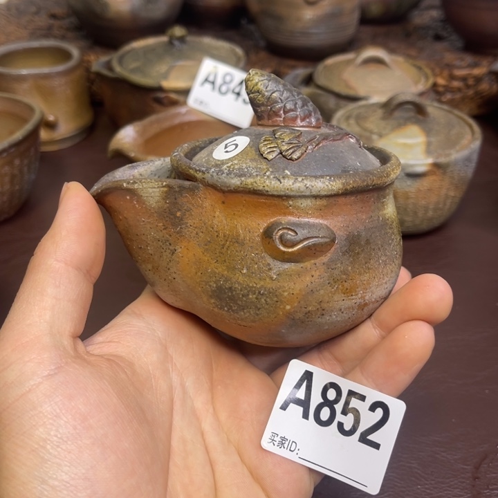 星***。中居靖备前烧作品
