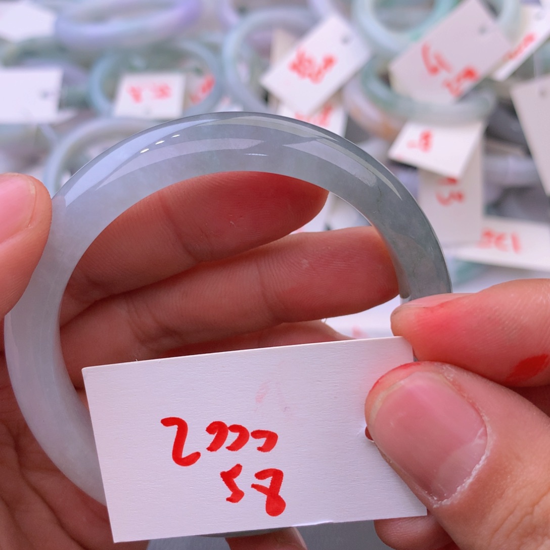 翡翠手镯未镶嵌456988885666999