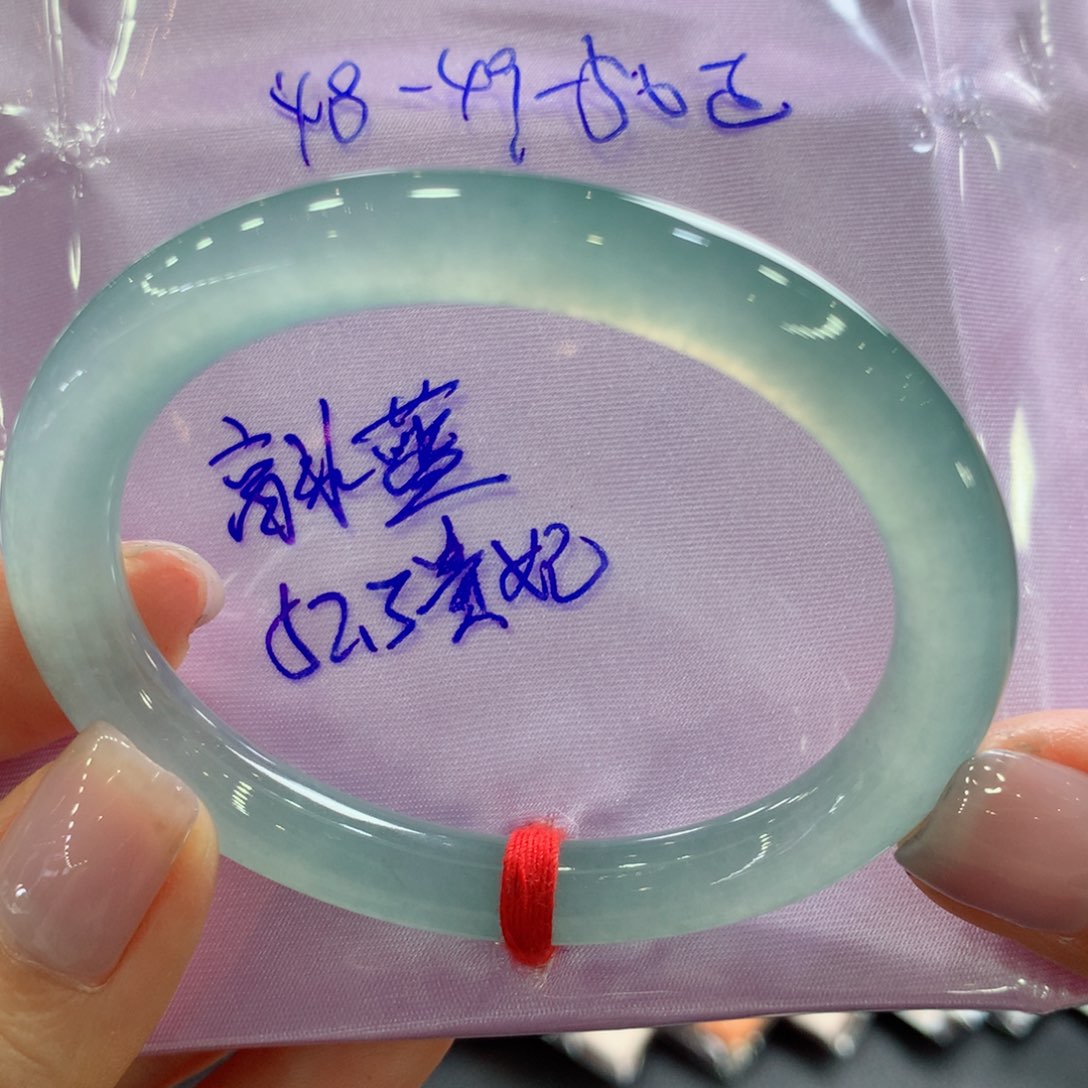 翡翠手镯未镶嵌翡翠手镯