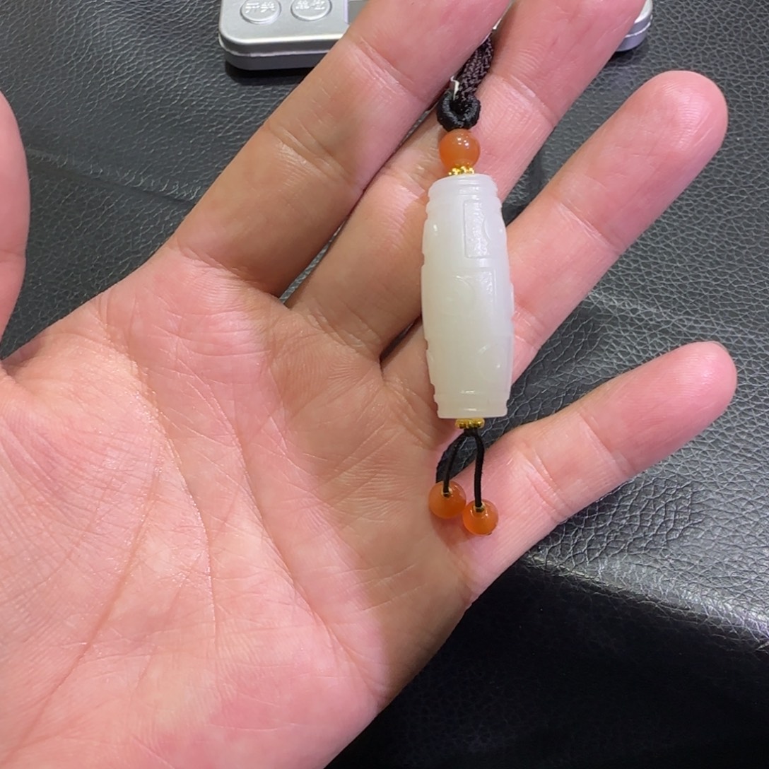 和田玉未镶嵌吊坠(赠链)