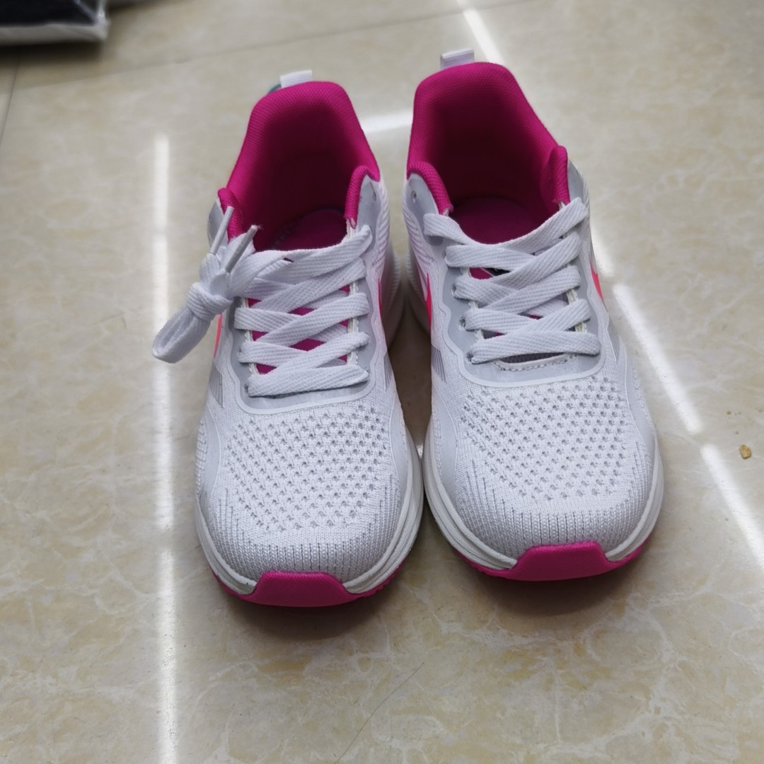 运动鞋轻便舒适好走路