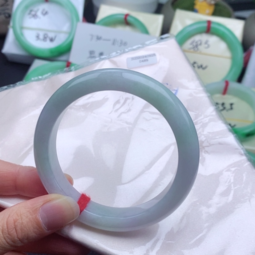 【闪购商品】翡翠手镯未镶嵌             特价正圈57
