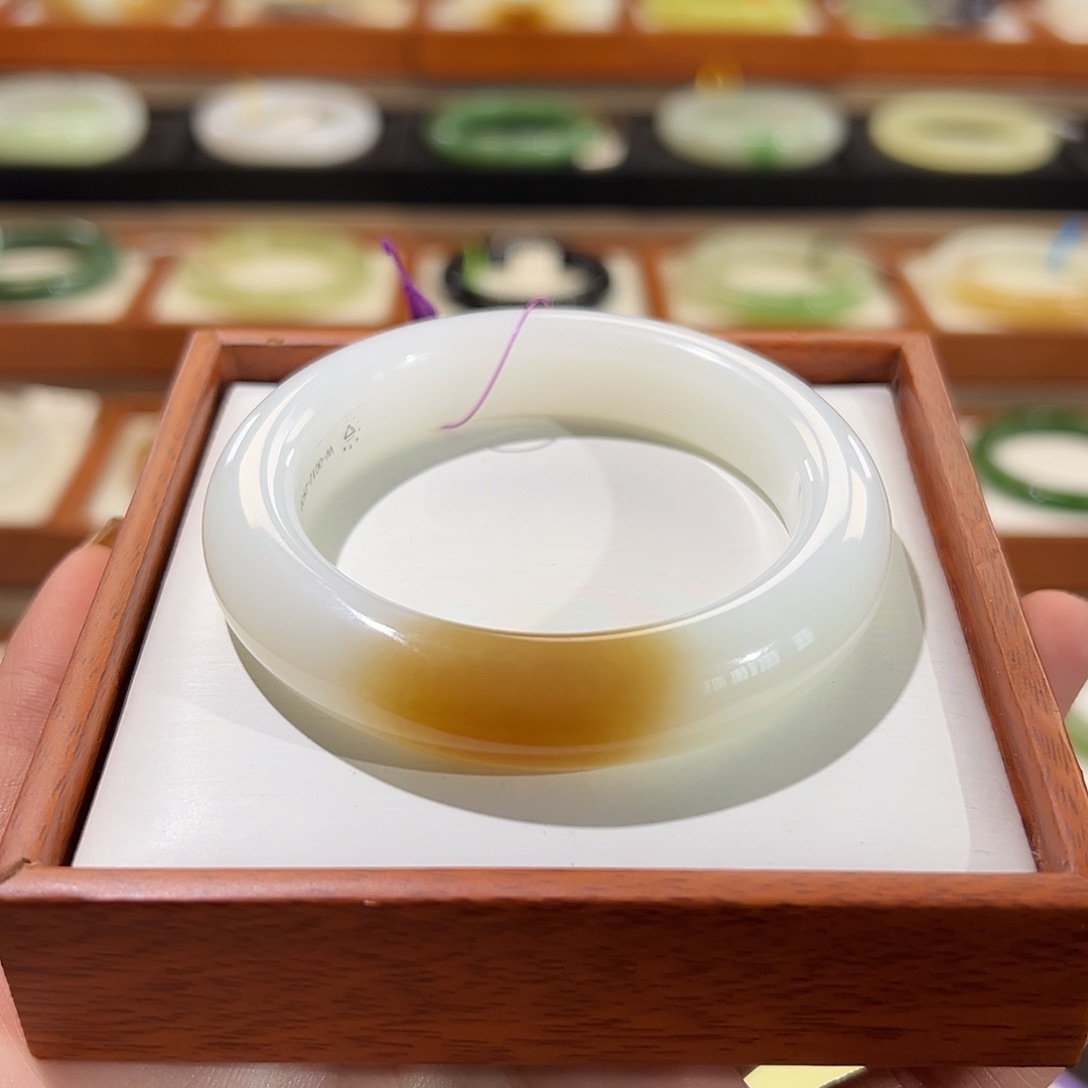 和田玉手镯未镶嵌用****5