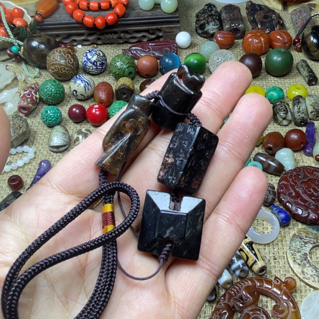 玛瑙/玉髓颈饰合金