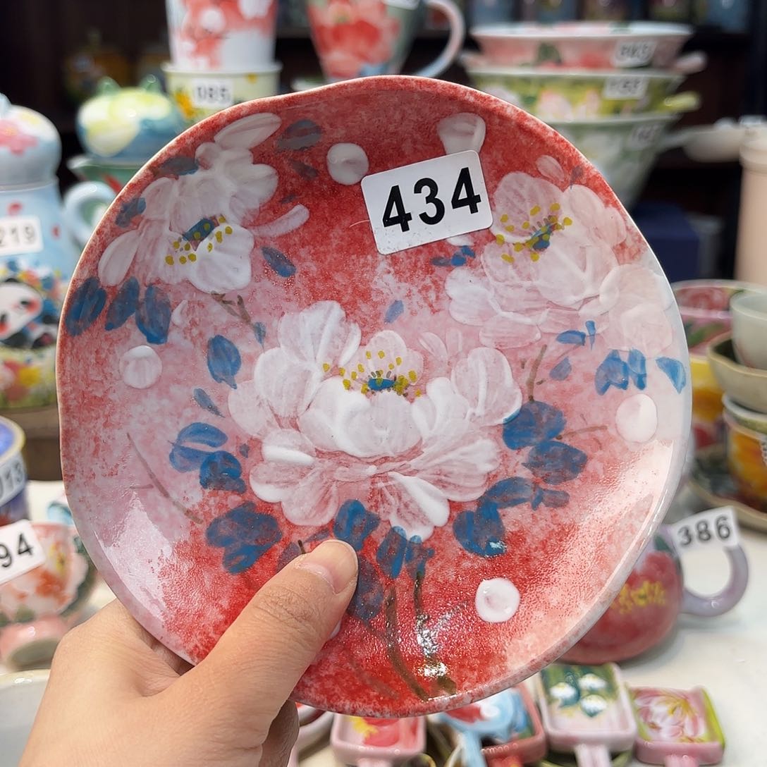 瓷片兔兔好de mo mo w w y