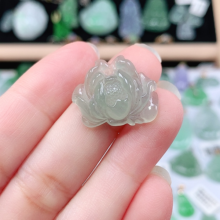 翡翠未镶嵌颈饰吊坠