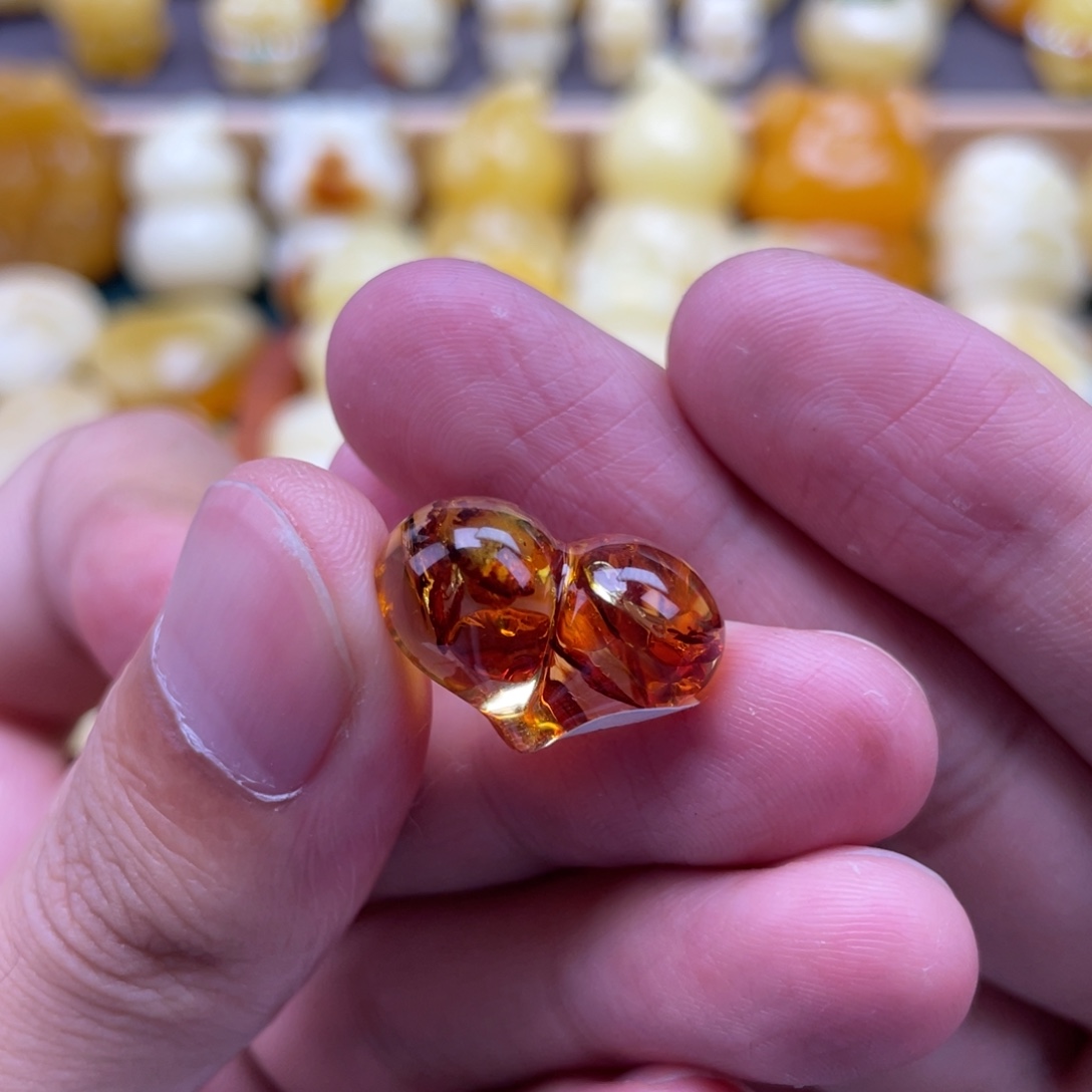 琥珀未镶嵌裸石蜜蜡