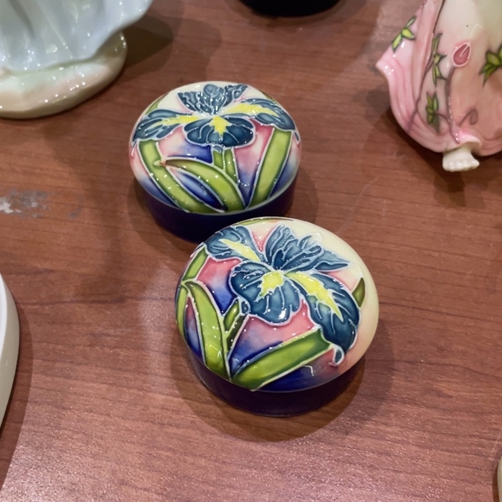 陶瓷鸢尾花小的首饰一对