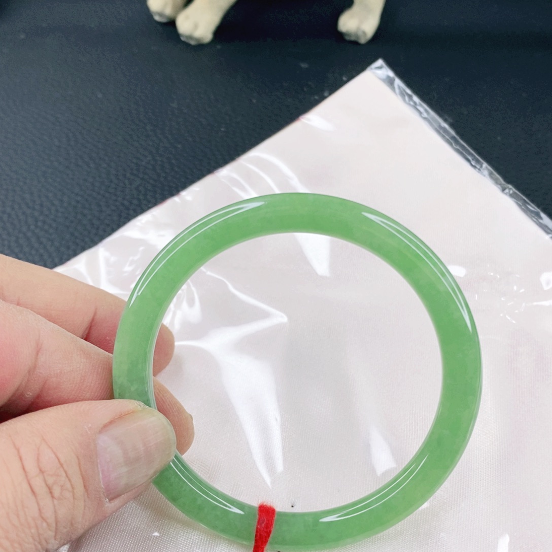 翡翠手镯未镶嵌圆条55.7