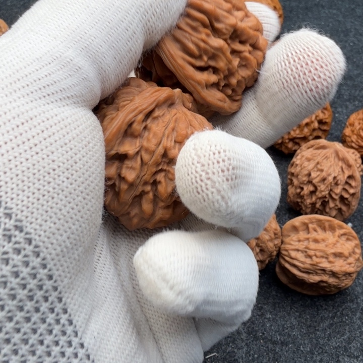 轻***l文玩核桃把件平谷山地楼170