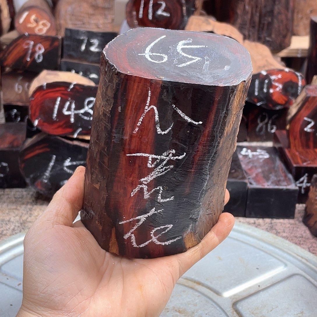 交趾黄檀（大红酸枝）