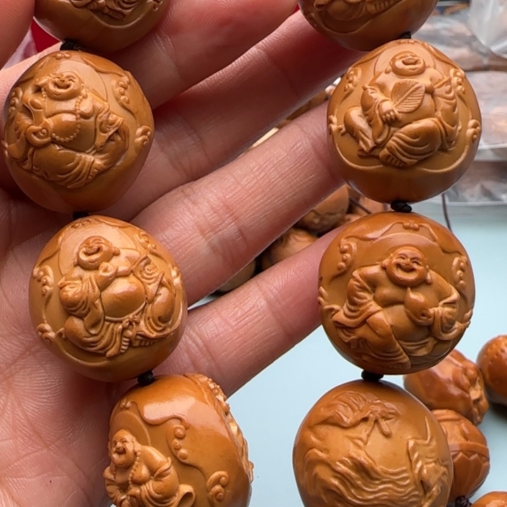 橄榄核手串雕刻工艺