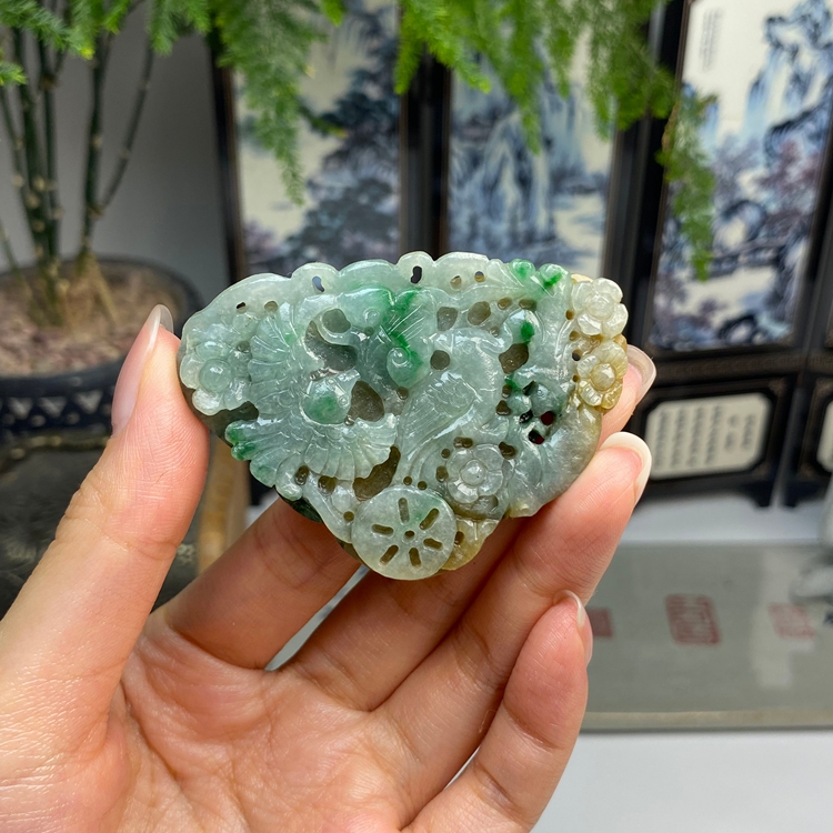 毛货 飘绿带皮壳喜上眉梢挂件 天然翡翠A货