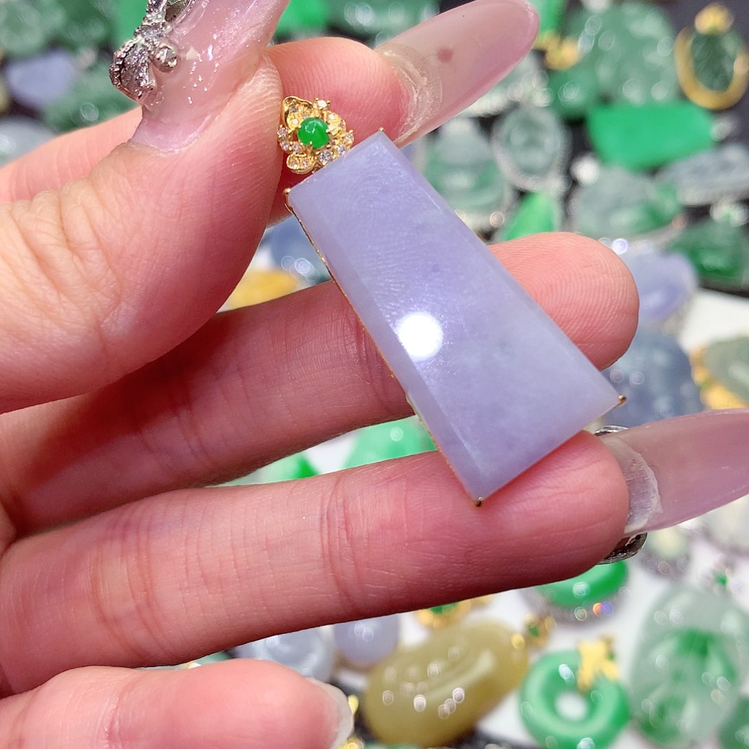 翡翠吊坠(赠链)18K金镶嵌花*～