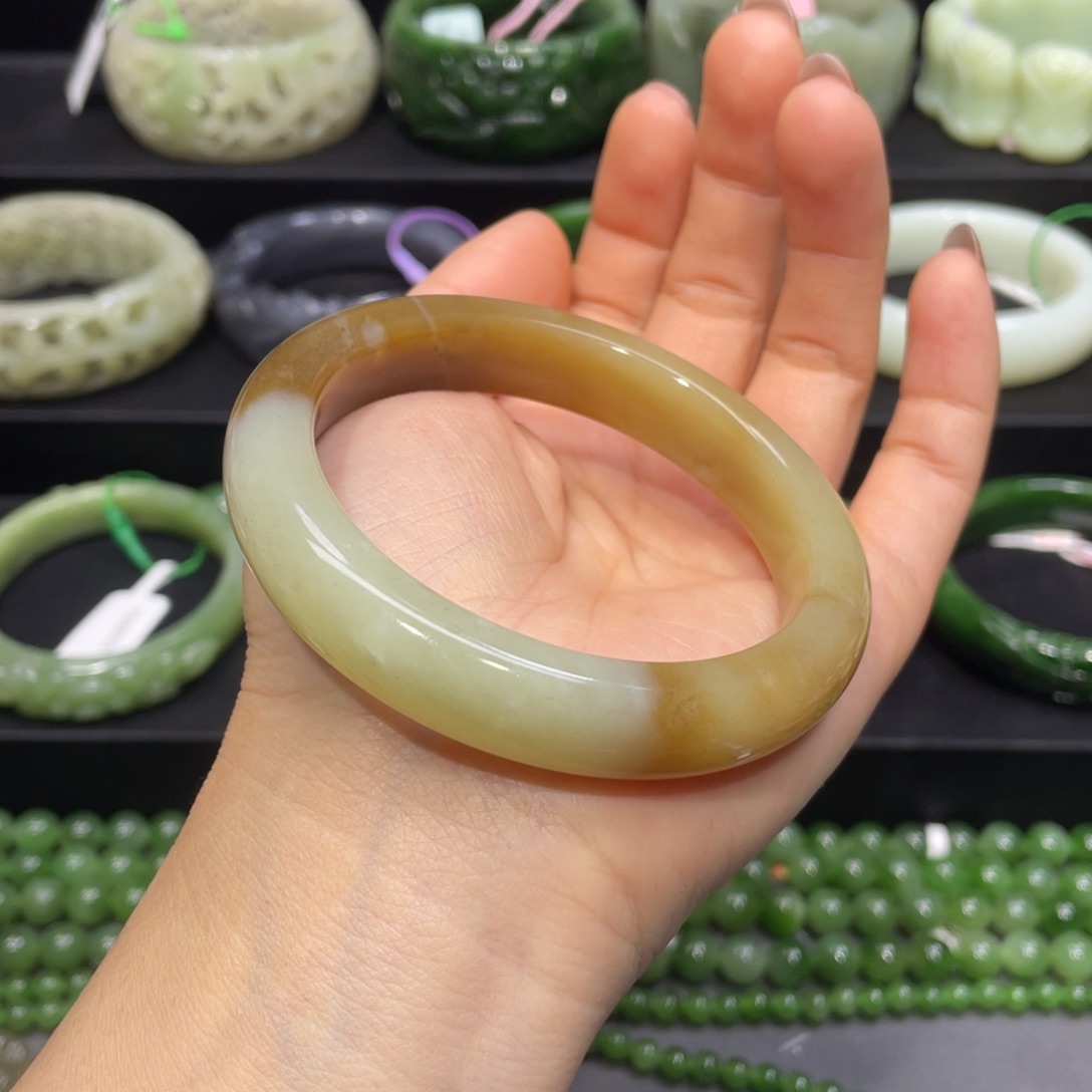 和田玉手镯58圈口 编号68未镶嵌