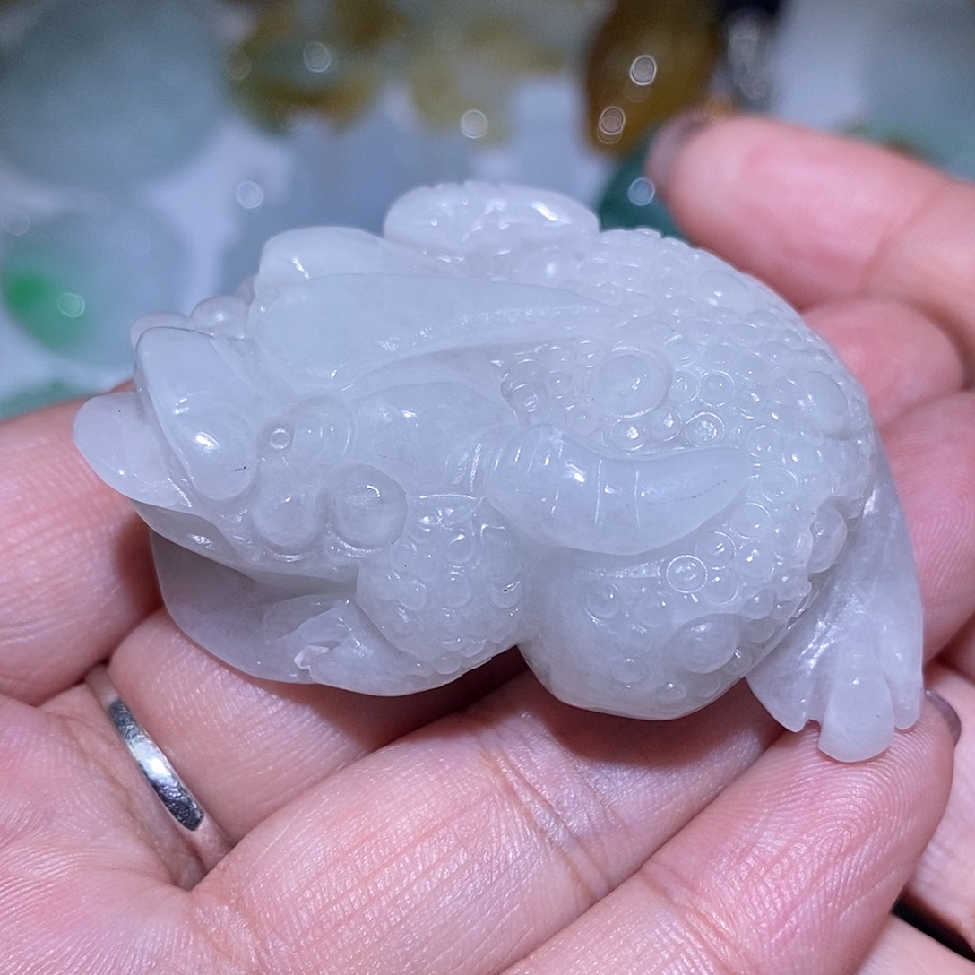 翡翠未镶嵌颈饰金蟾