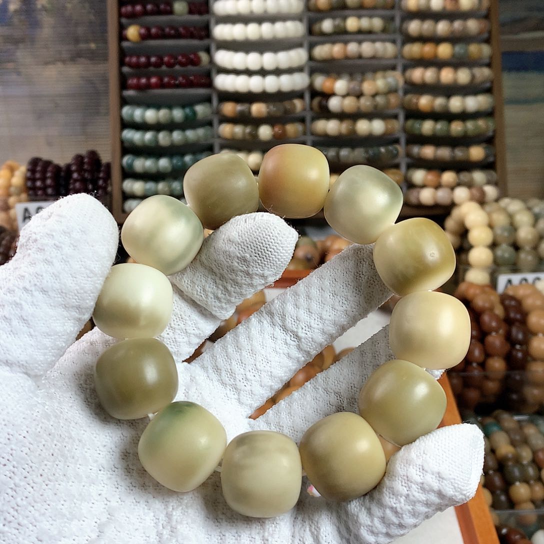【闪购商品】菩提根/象牙果手串u*u