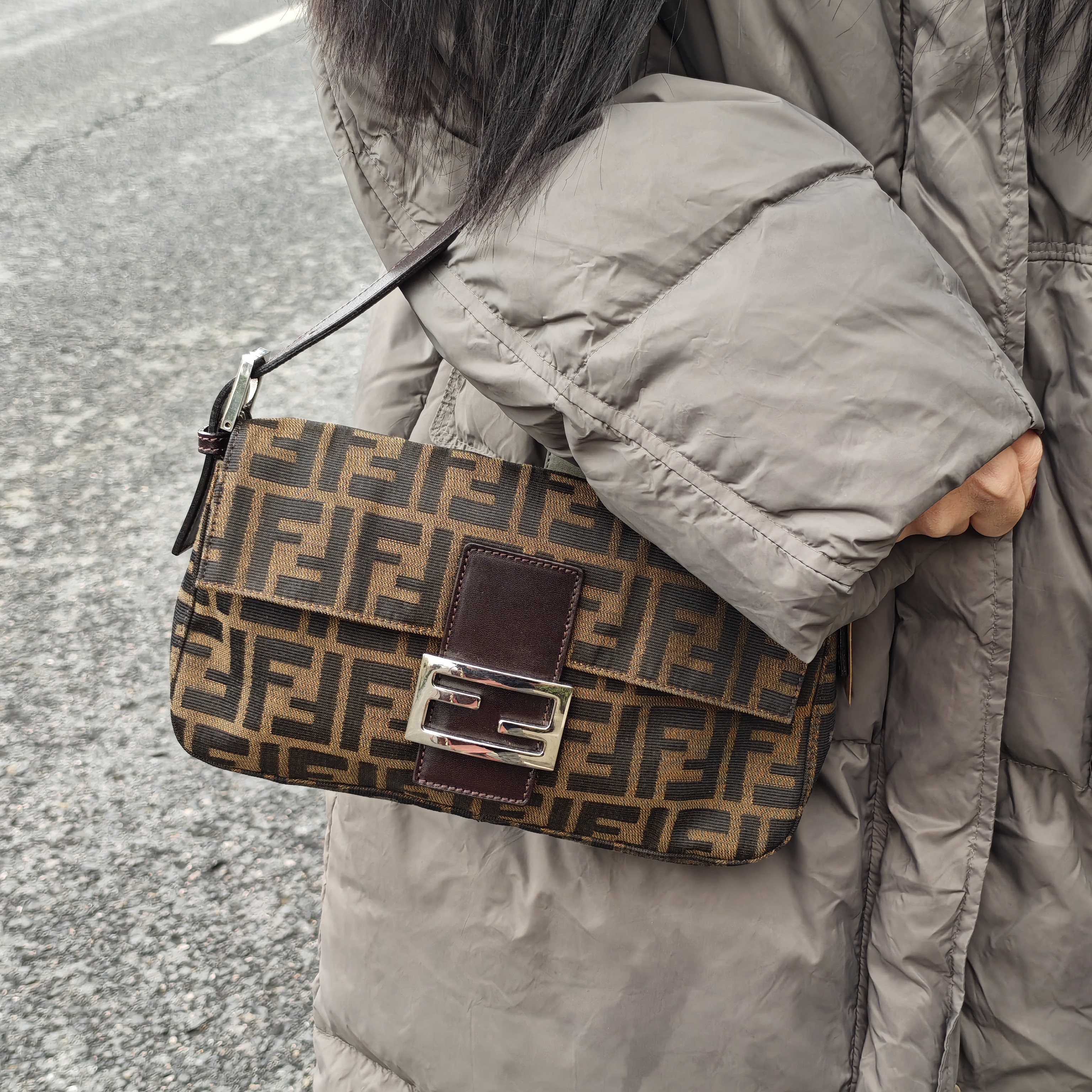 95新 FENDI/芬迪 芬迪老花法棍单肩包