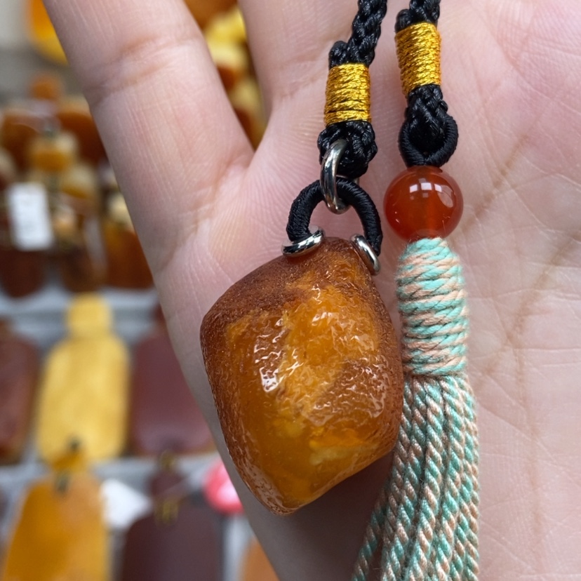【闪购商品】琥珀颈饰未镶嵌