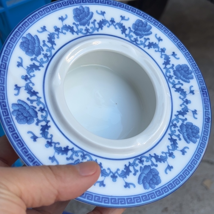 莲蓬老标烟灰缸一个