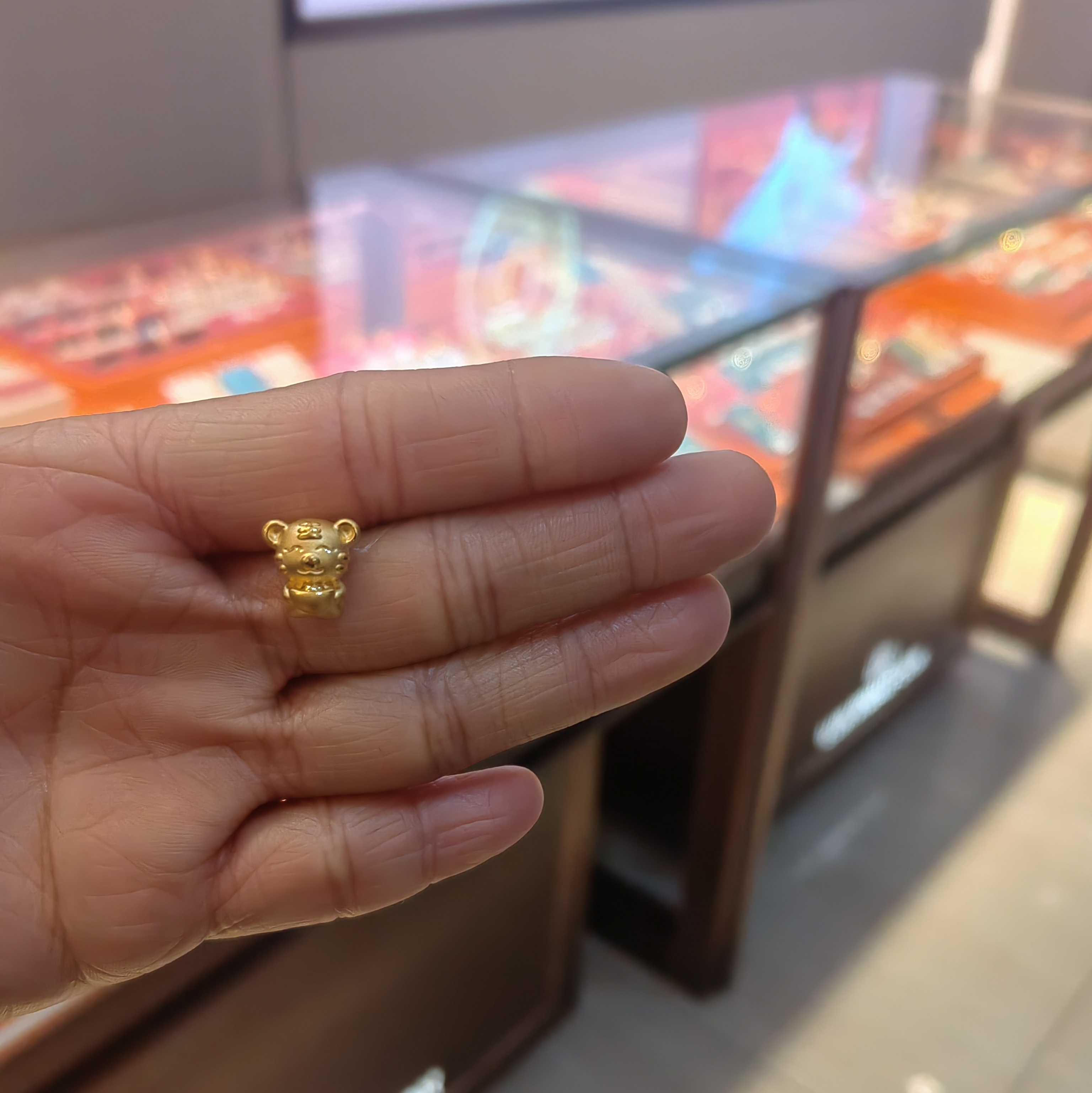 六桂福足金精美时尚吊坠