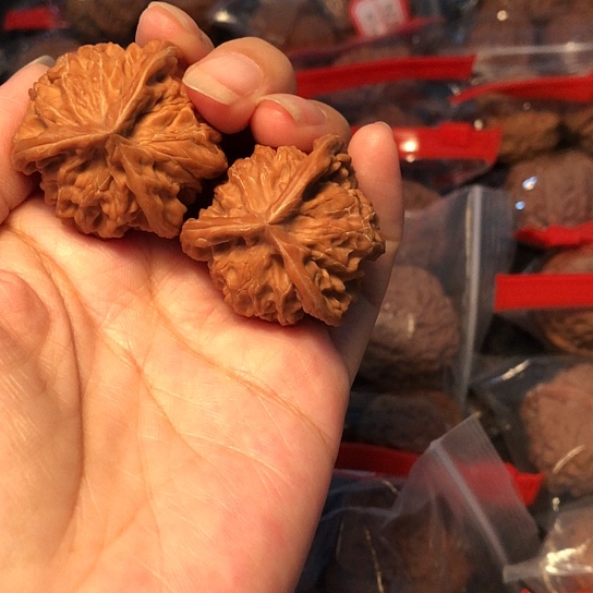 文玩核桃吊坠三棱35