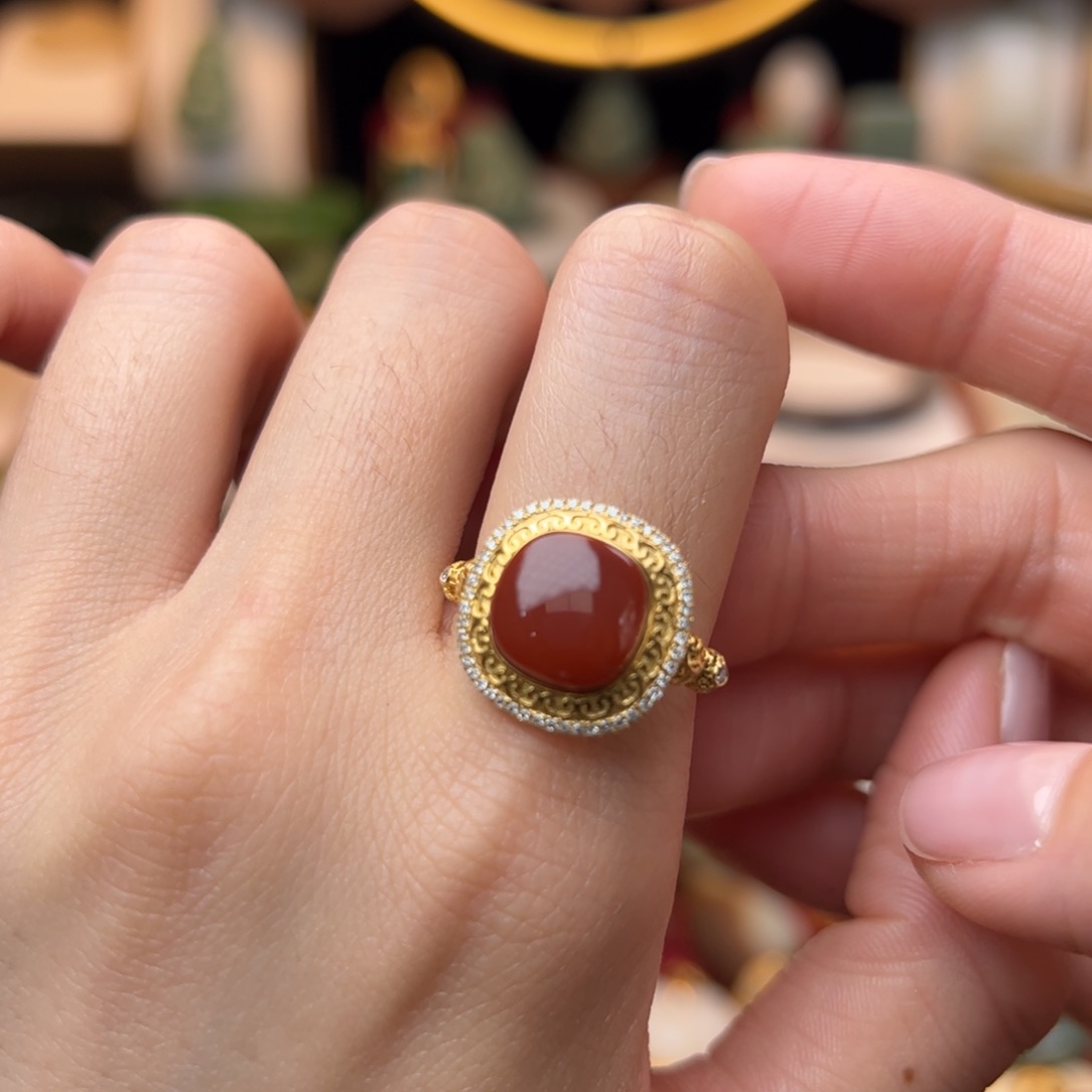南红玛瑙戒指18K金镶嵌