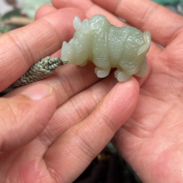 和田玉吊坠未镶嵌